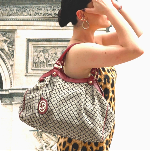 Gucci Handbags - Gucci Burgundy/Beige Diamond Canvas and Leather Medium Sukey Tote